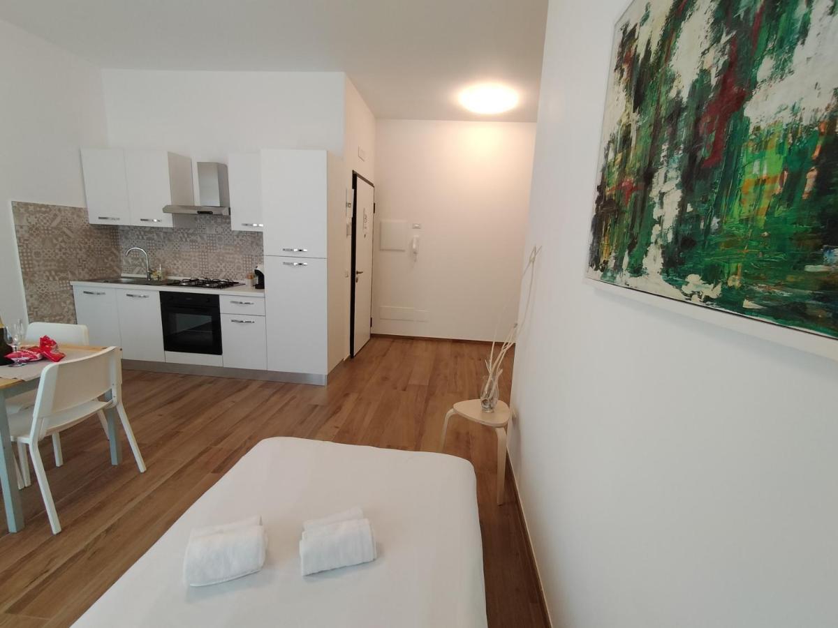Viriamo House Roma Lägenhet Acilia Exteriör bild