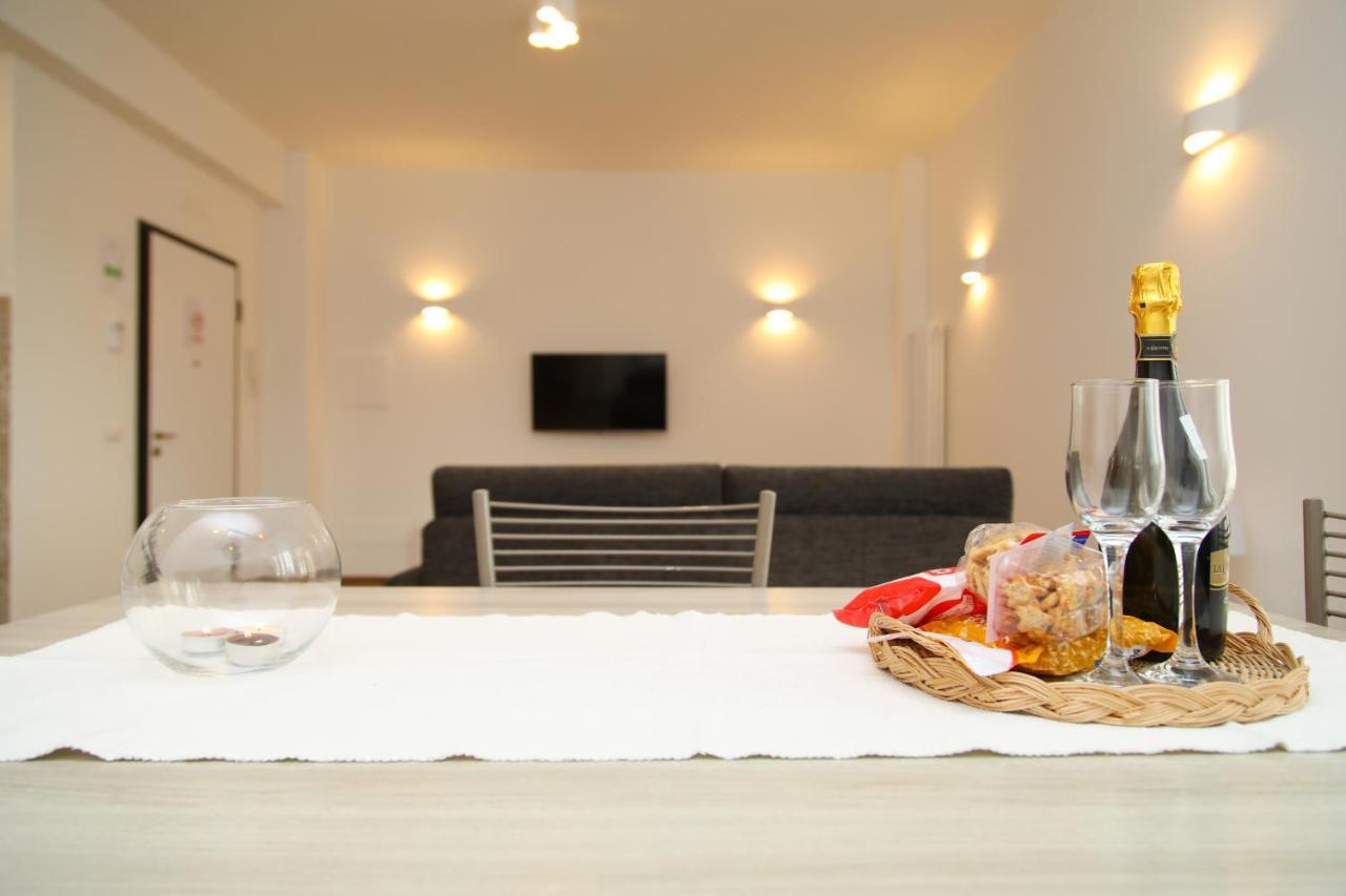 Viriamo House Roma Lägenhet Acilia Exteriör bild