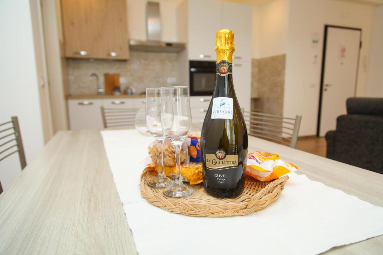 Viriamo House Roma Lägenhet Acilia Exteriör bild