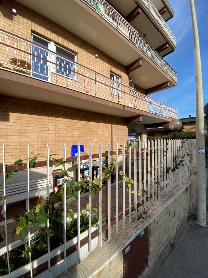 Viriamo House Roma Lägenhet Acilia Exteriör bild